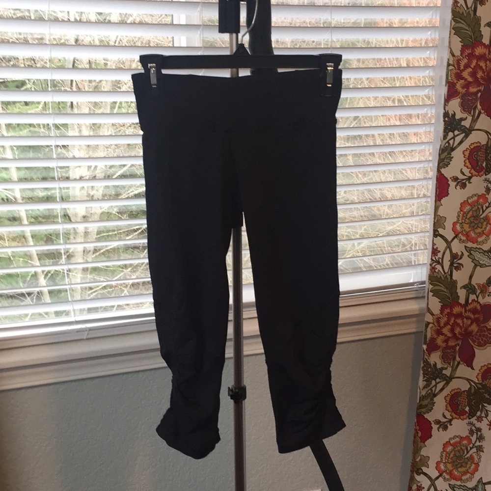 Lululemon Crop Workout Pant Sz 4